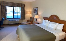 Red Coach Inn & Suites